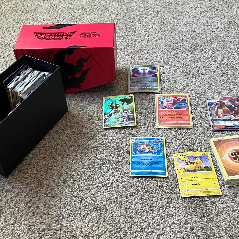 Lot of 150 Pokémon cards